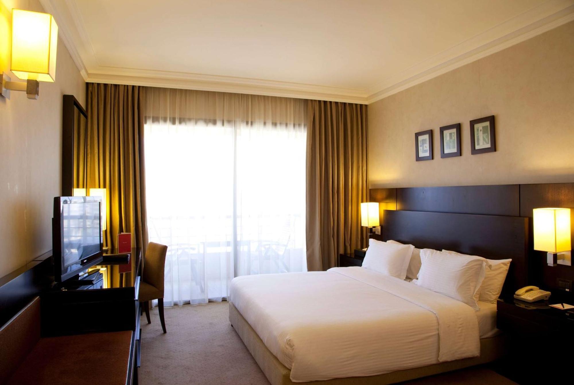 Ramada Plaza By Wyndham Beirut Raouche Ξενοδοχείο Εξωτερικό φωτογραφία