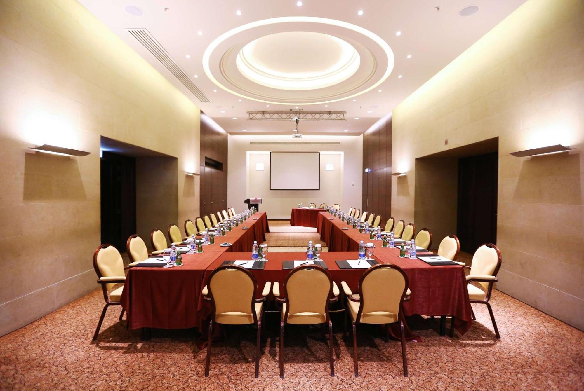 Ramada Plaza By Wyndham Beirut Raouche Ξενοδοχείο Εξωτερικό φωτογραφία
