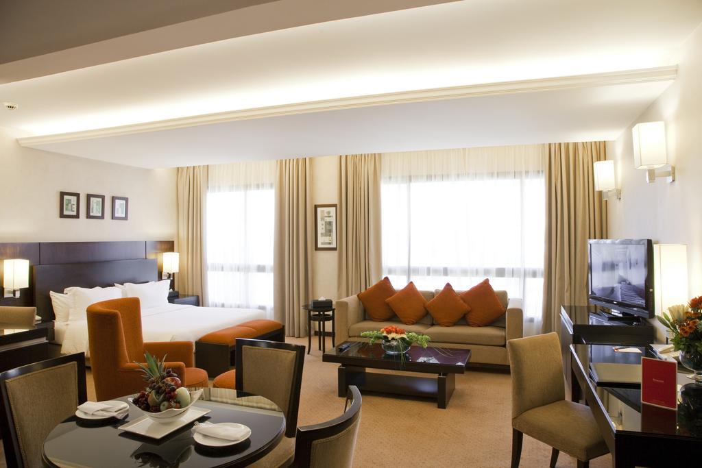 Ramada Plaza By Wyndham Beirut Raouche Ξενοδοχείο Δωμάτιο φωτογραφία